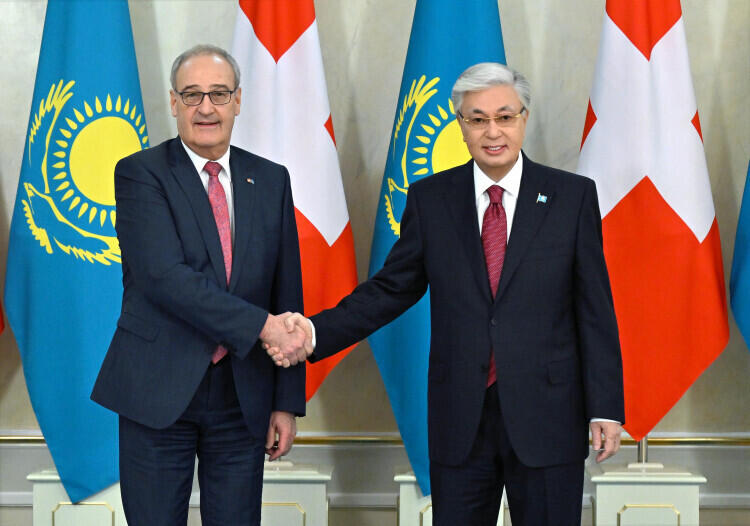  Tokayev Holds Talks with Vice President of Switzerland
