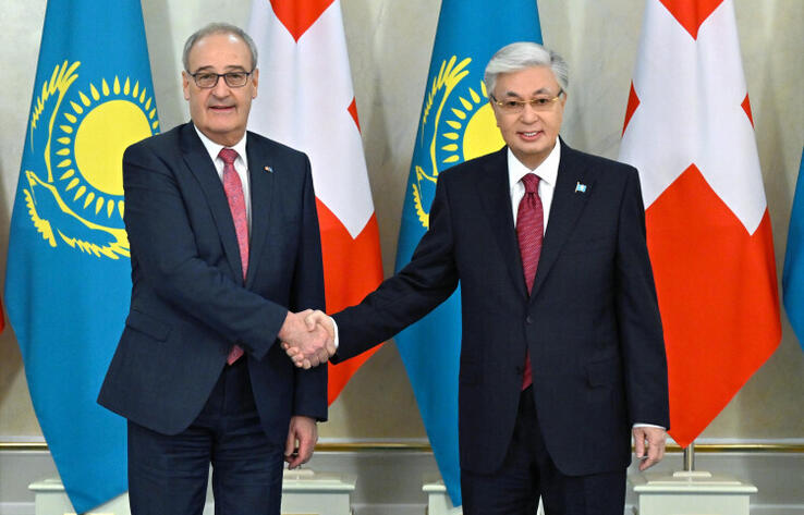  Tokayev Holds Talks with Vice President of Switzerland