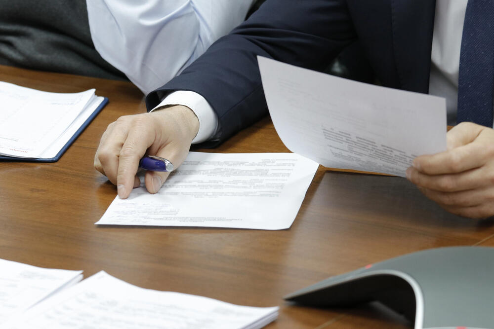 Агентство по делам госслужбы рекомендовало освободить от должности участвовавшего в драке чиновника в Туркестанской области