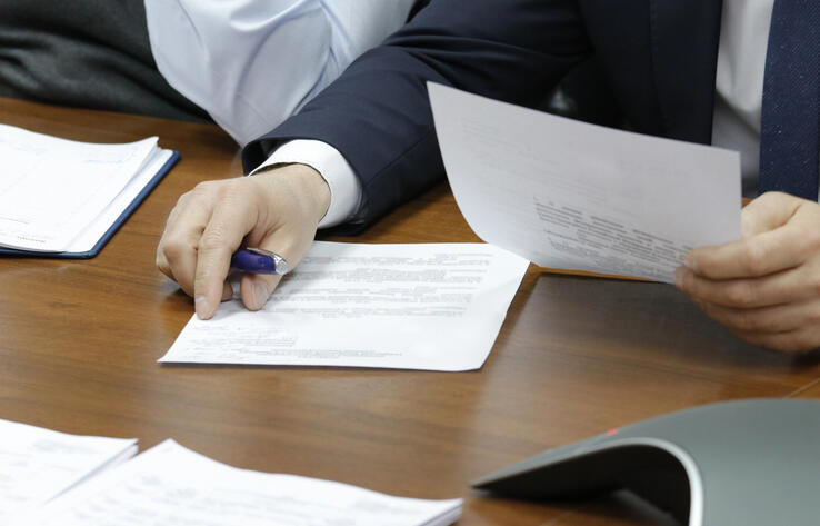 Агентство по делам госслужбы рекомендовало освободить от должности участвовавшего в драке чиновника в Туркестанской области