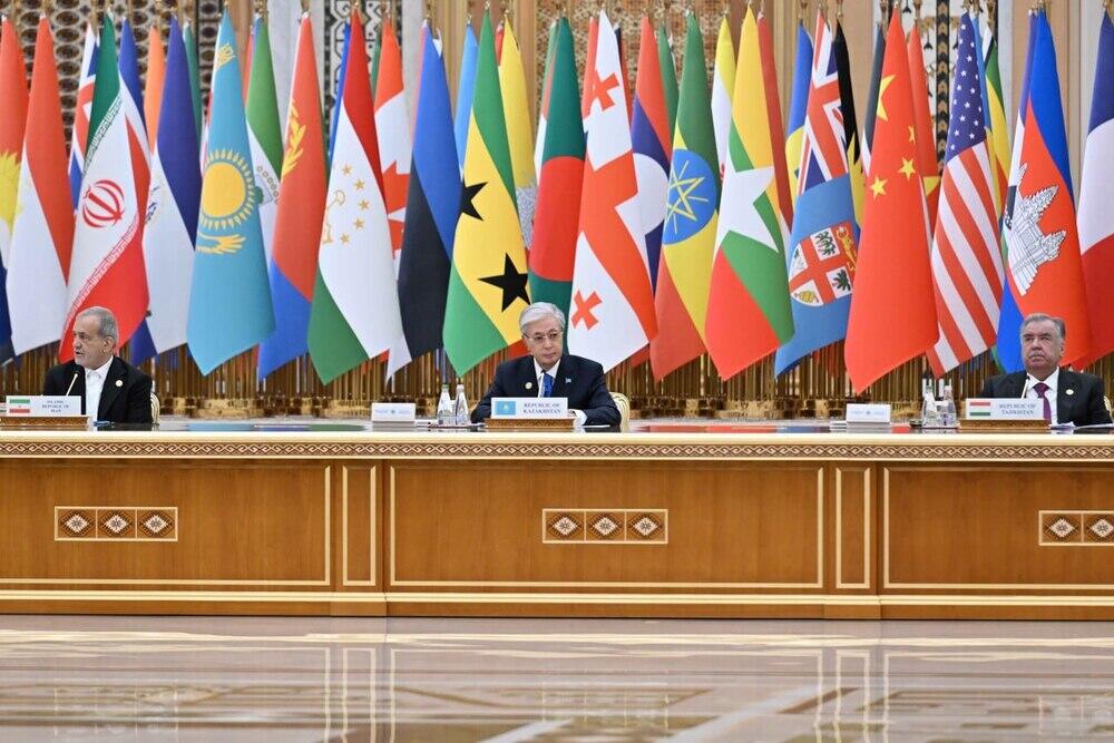 Токаев обозначил позицию Казахстана по ключевым международным конфликтам и инициативам мира