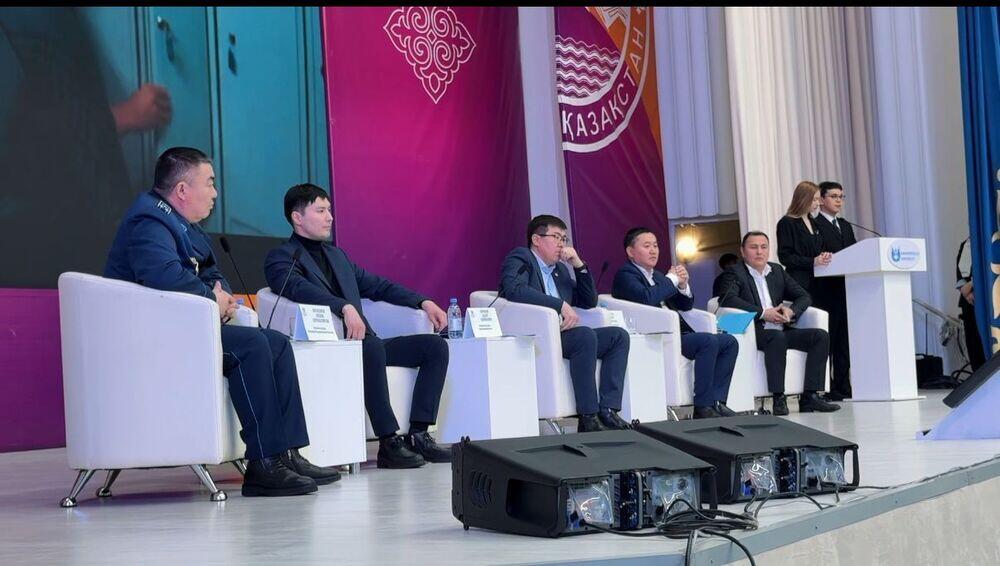 Жастар қауіпсіздігіне арналған "Студенттер заң үшін" галстуксыз форматтағы форум