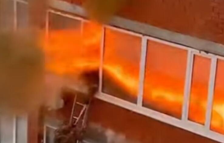 В одной из многоэтажек Уральска прогремел взрыв 