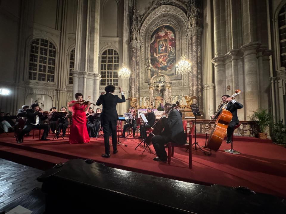 Aiman Mussakhajayeva Performs in Vienna