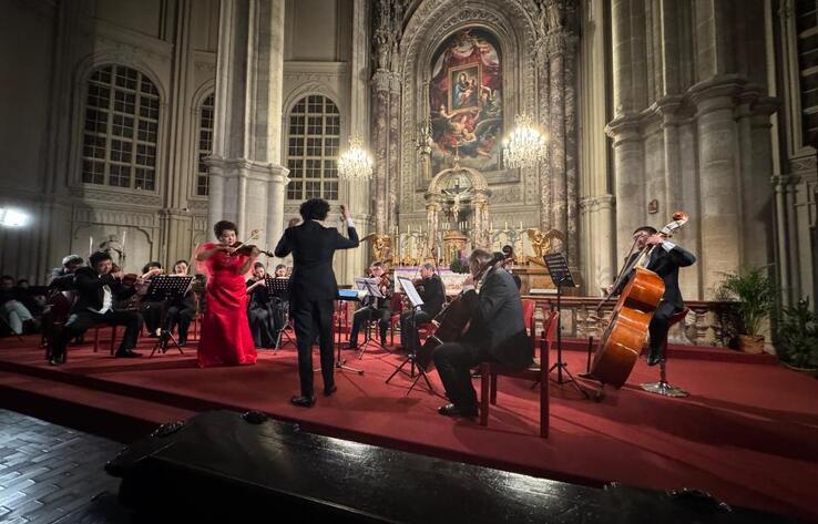 Aiman Mussakhajayeva Performs in Vienna