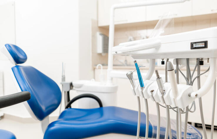 Опрос КТ: 80% респондентов не согласны с запретом лечить зубы на пенсионные излишки