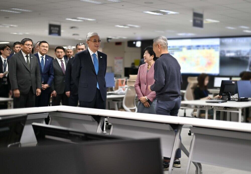 Президент Токионың Төтенше жағдайлар жөніндегі ахуалдық орталығын аралап көрді