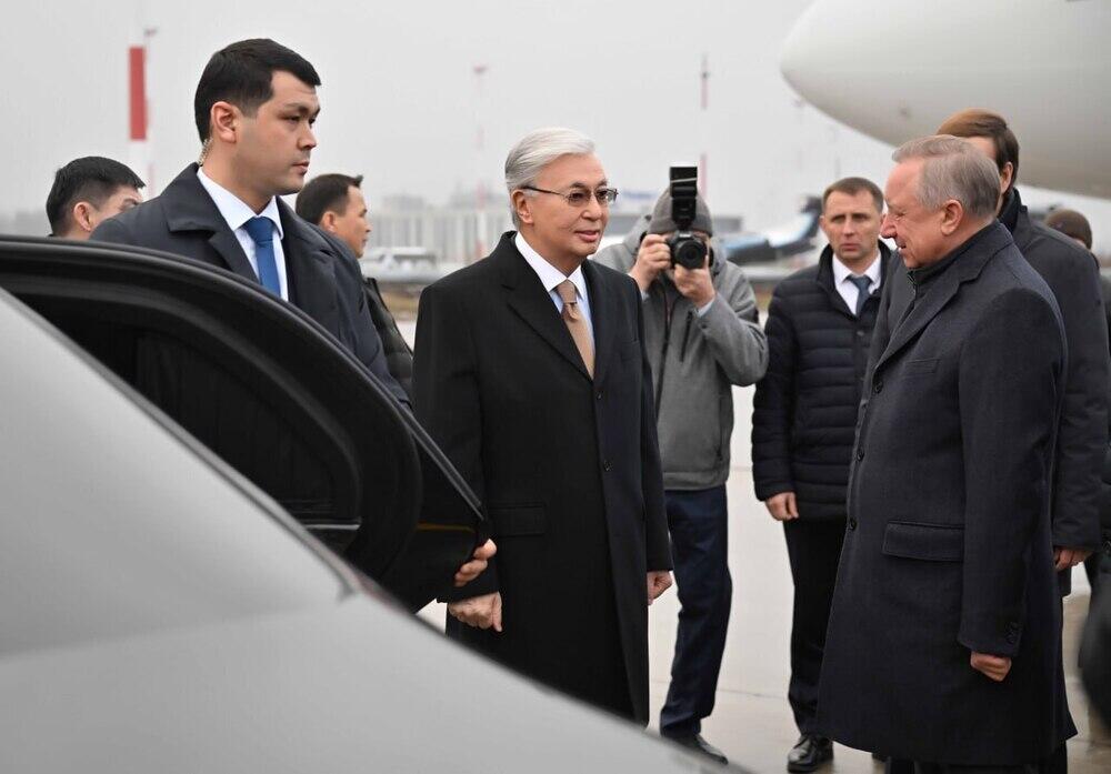  Tokayev arrives in Saint Petersburg