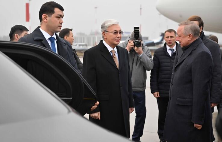  Tokayev arrives in Saint Petersburg