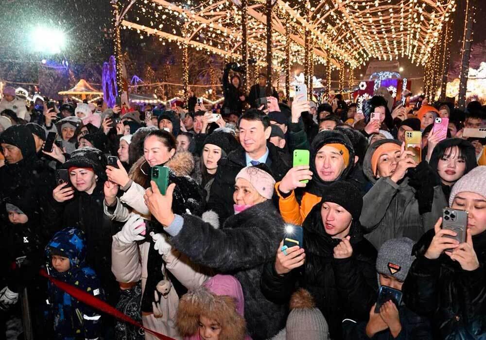 Қазақстанның барлық қалаларында жаңа жылдық шыршалар жағылды