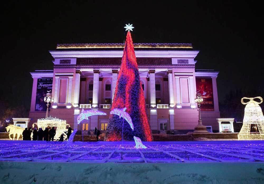 В городах Казахстана зажгли огни на новогодних елках. Фото: Алматы gov.kz