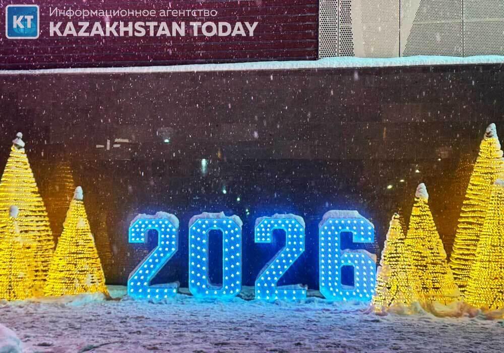 Қазақстанның барлық қалаларында жаңа жылдық шыршалар жағылды. Сурет: Алматы