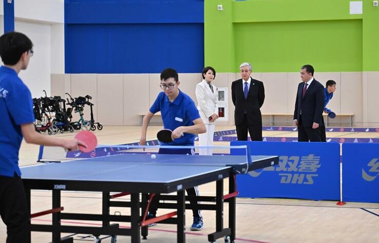 Президент посетил образовательные и спортивные объекты столицы