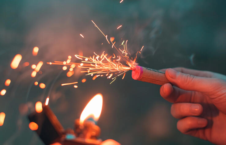 Дети пострадали от пиротехники на юге Казахстана 
