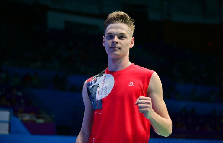 Kazakh athlete claims badminton gold in Bangladesh
