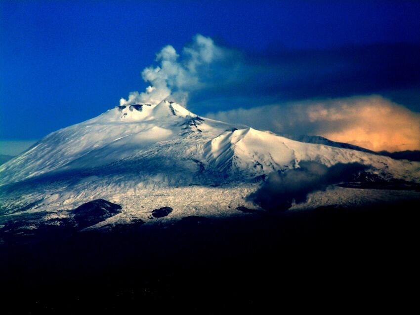 Mount Etna emits light ash, sporadic explosions in Sicily