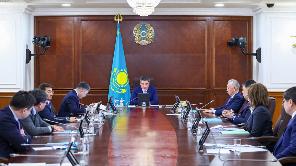 Олжас Бектенов Экономикалық саясат жөніндегі кеңестің отырысын өткізді: экономиканың тұрақты өсуін қамтамасыз ету жөніндегі одан әрі шаралар қаралды