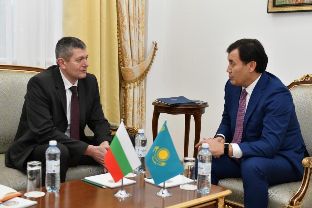 Болгарияның жаңадан тағайындалған Елшісі сенім грамоталарының көшірмелерін табыс етті
