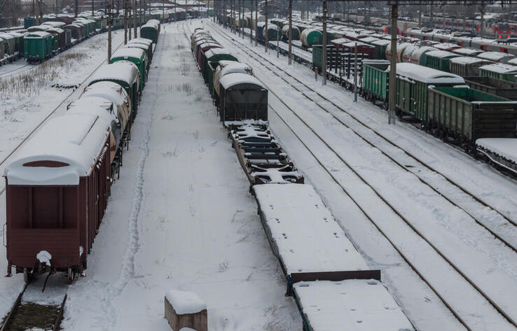 Kazakhstan to add over 1,800 new railcars and locomotives to its fleet in 2026