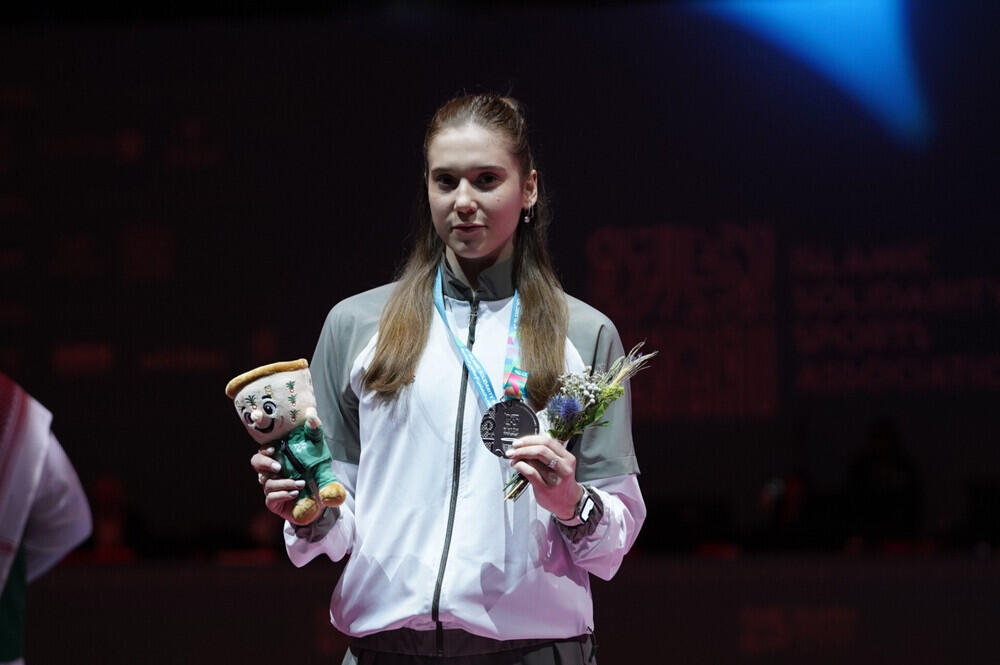 Sofiya Aktayeva claims silver at FIE Junior Foil World Cup in UAE
