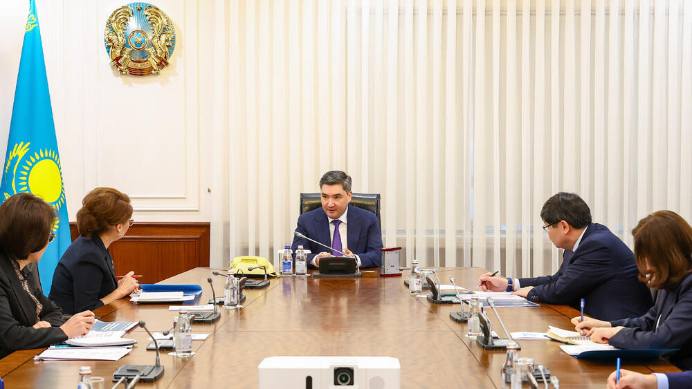 Olzhas Bektenov Instructs to Review Funding Mechanisms for Private Educational and Medical Institutions