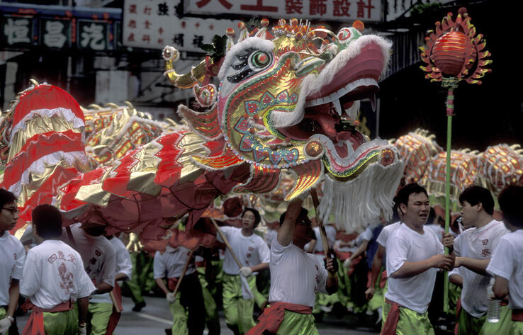 Hong Kong hosts a spectacular dragon and lion festival