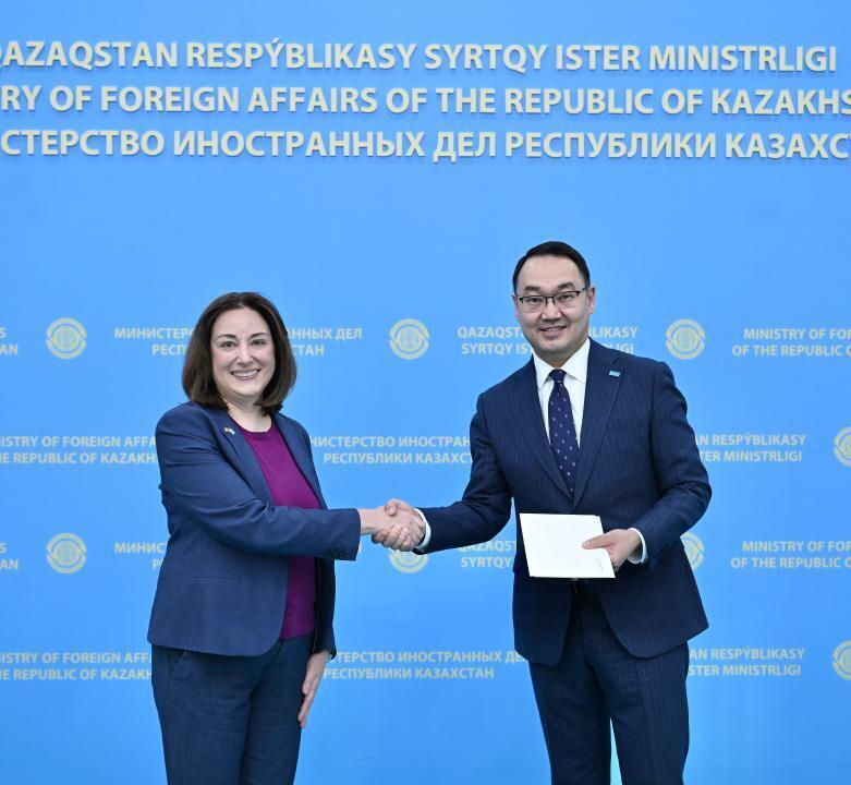 АҚШ-тың жаңадан тағайындалған Елшісі сенім грамоталарының көшірмелерін табыстады