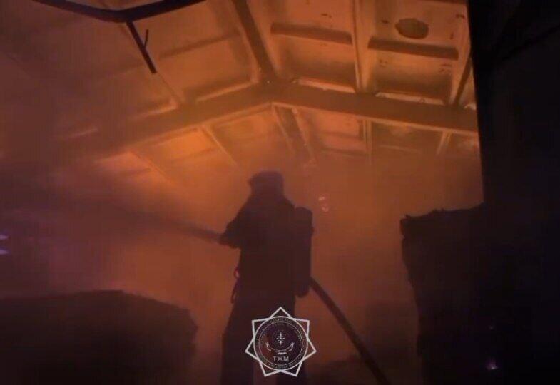 Пожар в мебельном цехе потушили в Алматинской области