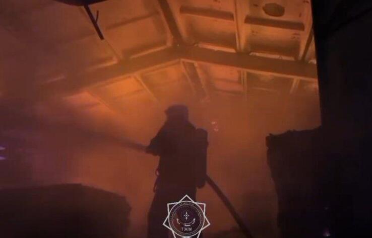 Пожар в мебельном цехе потушили в Алматинской области