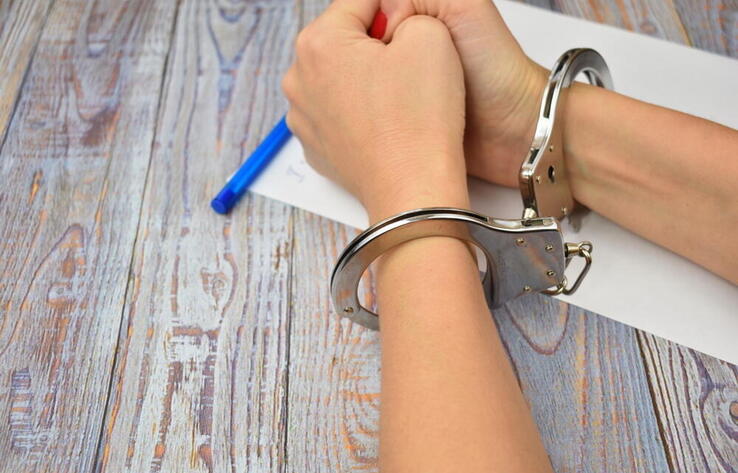 Казахстанка задержана за нападение на российского блогера в Индонезии