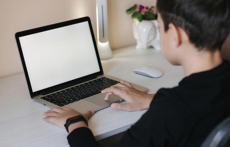 Kazakhstan to discuss draft law on social media ban for children