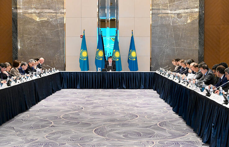 Үкімет барлық салада инвесторлармен сындарлы диалог орнатуға әзір - Олжас Бектенов Шетелдік инвесторлар кеңесінің аралық отырысын өткізді