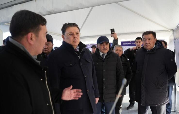 Су пайдалану лимиттері, су қоймаларының құрылысы, ауылдағы кәсіпкерлікті қолдау: Қанат Бозымбаев Жетісу облысына барды