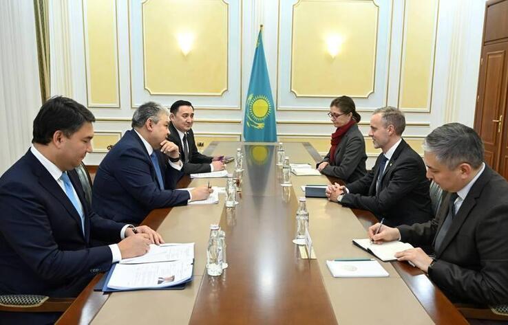 哈萨克斯坦外交部长与埃克森美孚副总裁讨论加强能源领域战略伙伴关系