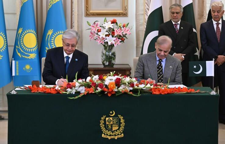 Казахстан и Пакистан приняли совместную декларацию об установлении стратегического партнерства