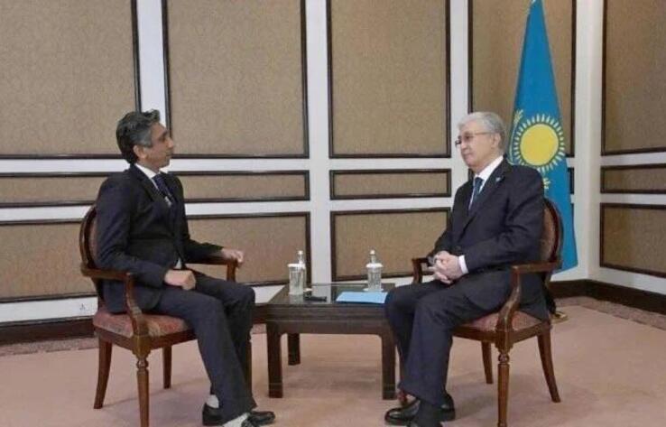 托卡耶夫接受《新闻国际报》专访 呼吁以现实态度解决全球问题