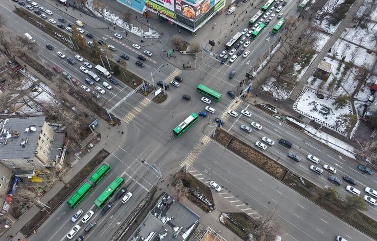 На ключевых перекрестках Алматы поставили дополнительные фазы светофоров
