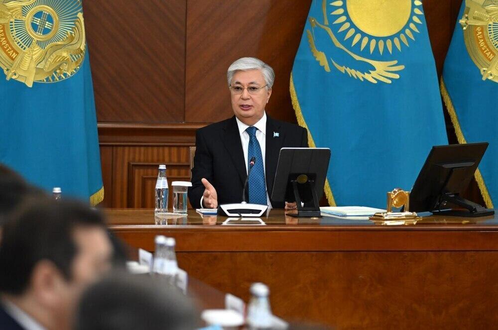 Сегодня президент проведет расширенное заседание правительства
