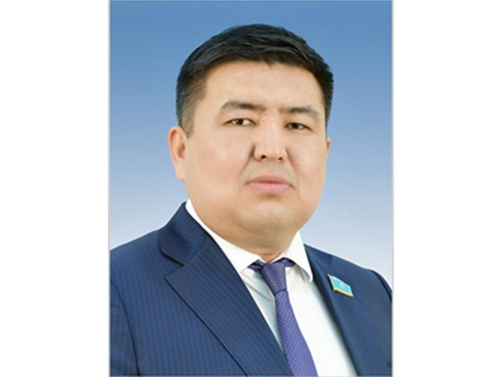 Елнур Бейсенбаев сложил полномочия депутата мажилиса