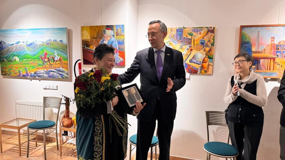 Прагада ашылған көрмеде қазақ бейнелеу өнері көрсетілді