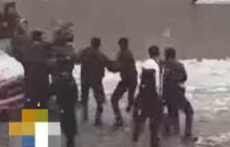 Дорожный конфликт перерос в массовую драку в Шымкенте