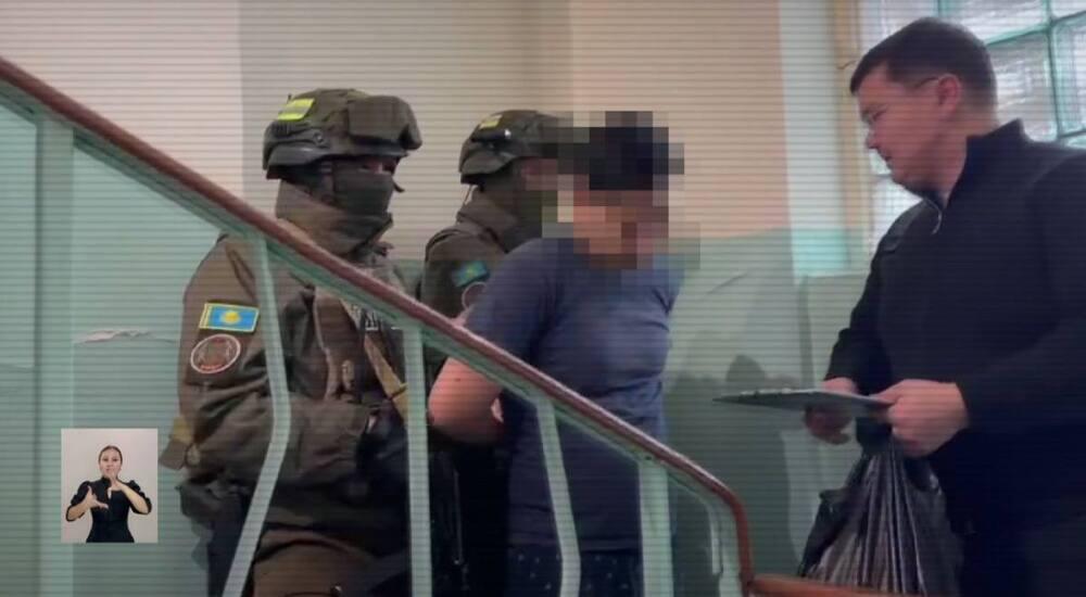 Полицейские задержали организаторов интернет-магазина по продаже наркотиков