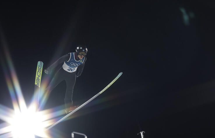 Ilya Mizernykh sets new national record in men's large hill ski jumping at 2026 Winter Olympics