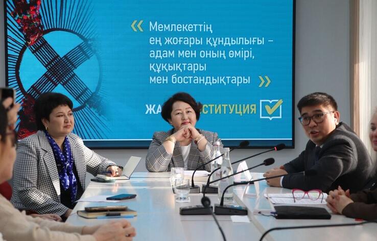 В ВКО медицинские работники обсудили проект новой Конституции
