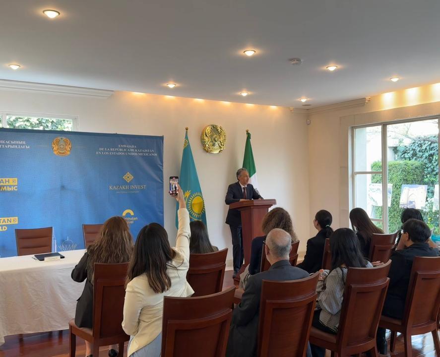 Kazakhstan Presented Constitutional Reforms to Mexico’s Academic Community