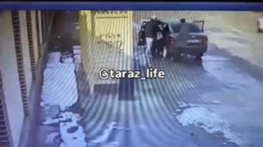 Таразда 13 жастағы қызды ұрламақ болған екі күдікті ұсталды