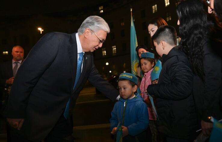 Tokayev meets Kazakh citizens in Washington, D.C.