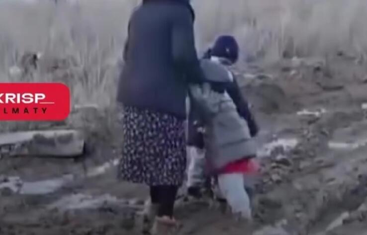 Населенные пункты Алматы и области утопают в грязи: в акиматах ситуацию объясняют благоустройством