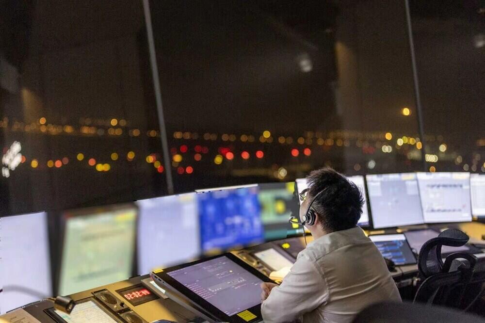 Город, который не спит: репортаж из "сердца" азиатских авиаперевозок 