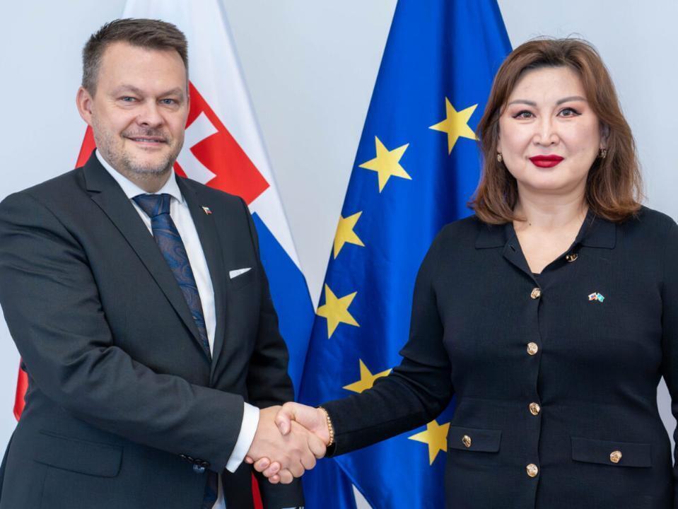 Digitalization and Artificial Intelligence at the Center of Kazakhstan and Slovakia Cooperation